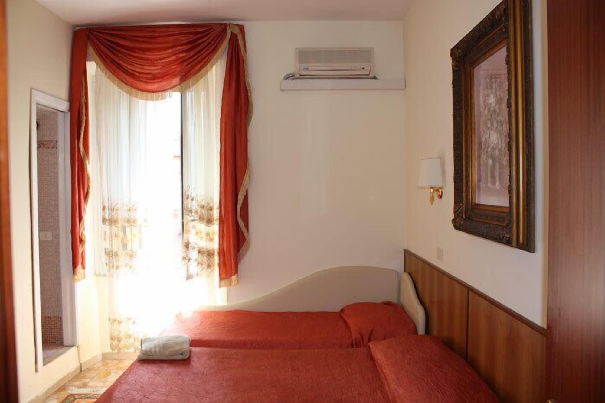 Sergio House Bed and breakfast 2*